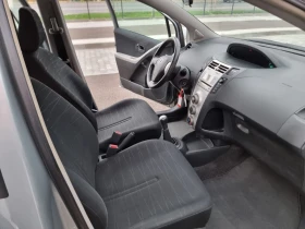 Toyota Yaris 1.3, снимка 10