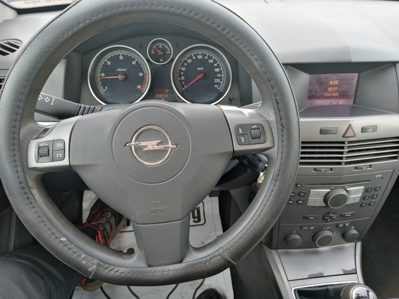 Opel Astra 1.7CDTI-101кс, снимка 13 - Автомобили и джипове - 45748510