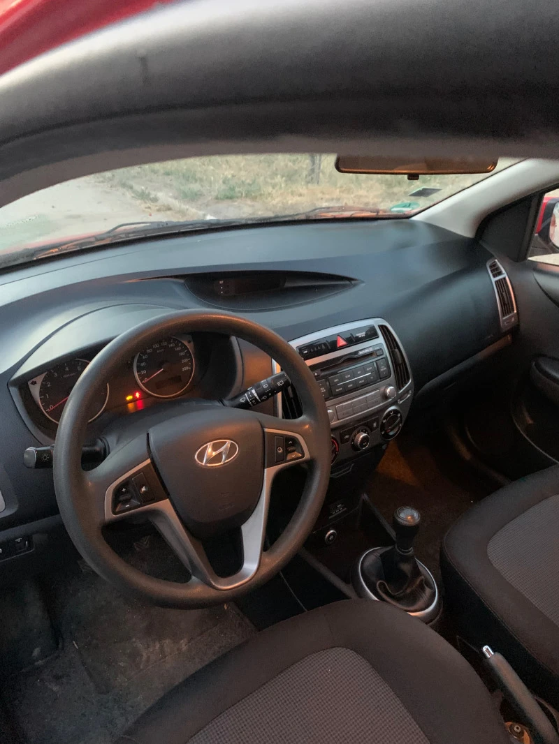 Hyundai I20, снимка 8 - Автомобили и джипове - 46903372