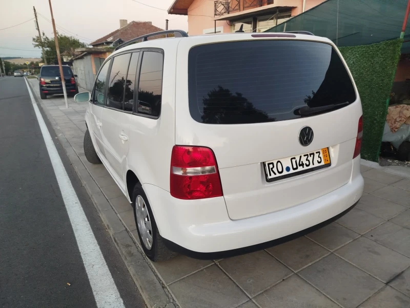 VW Touran 1.9 TDI, снимка 3 - Автомобили и джипове - 47950184
