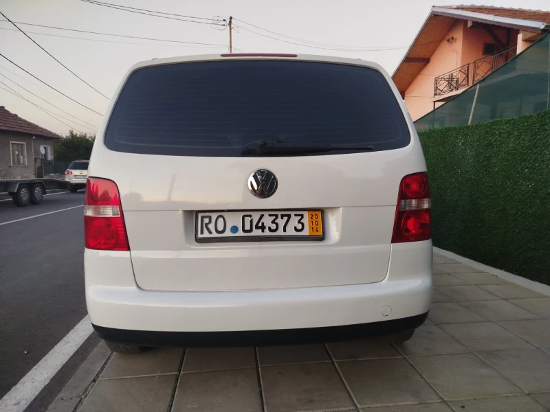 VW Touran 1.9 TDI, снимка 4 - Автомобили и джипове - 47950184