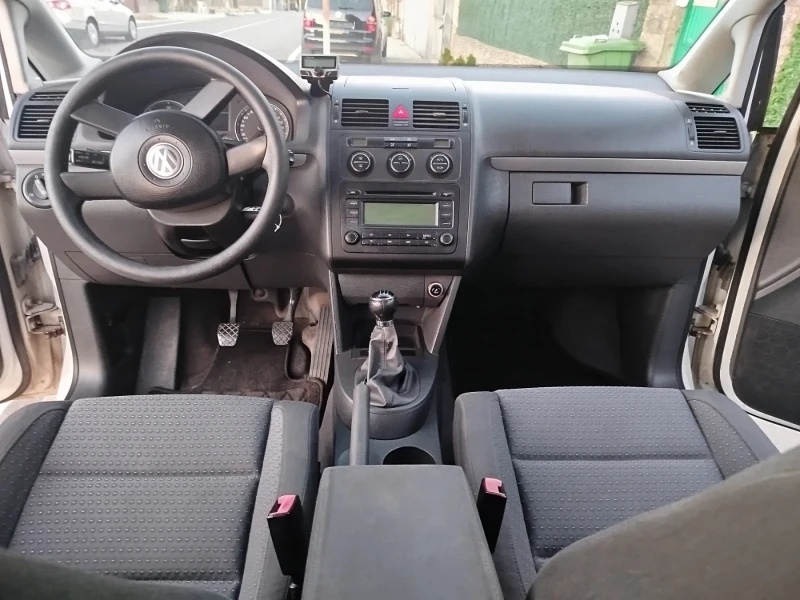 VW Touran 1.9 TDI, снимка 8 - Автомобили и джипове - 47950184