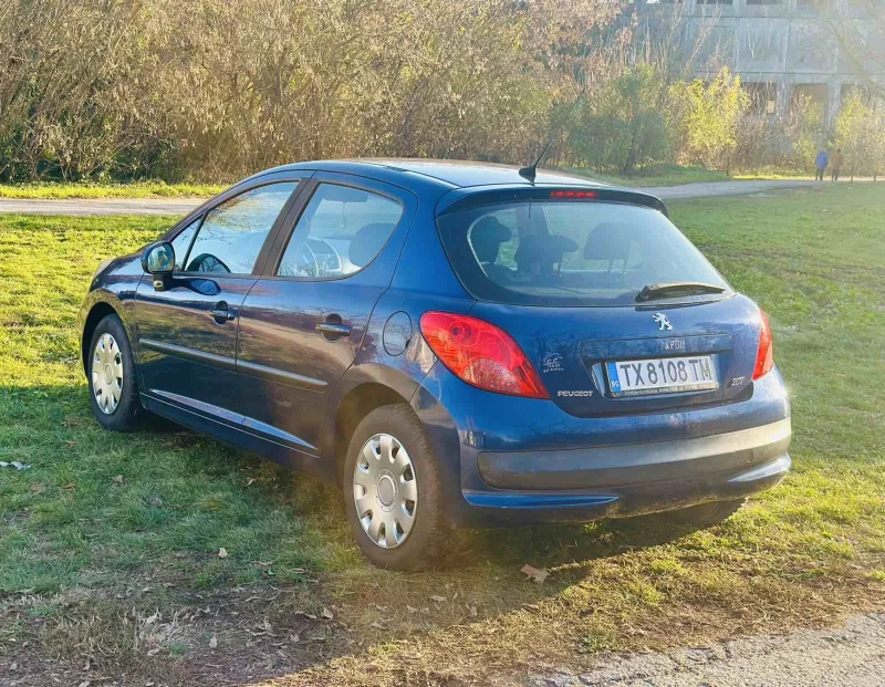 Peugeot 207 1.4 88коня, снимка 3 - Автомобили и джипове - 47991603