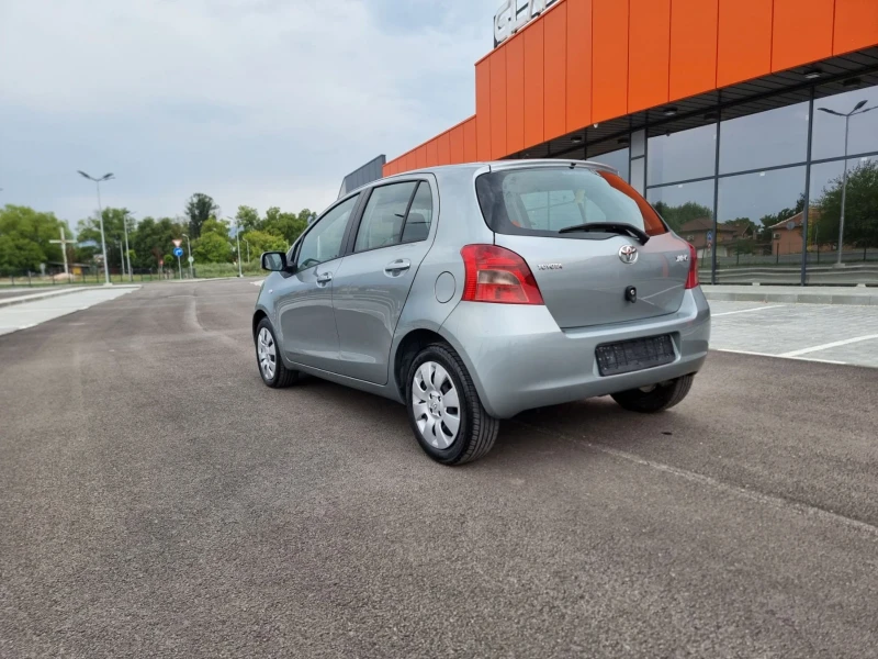 Toyota Yaris 1.3, снимка 2 - Автомобили и джипове - 48213801