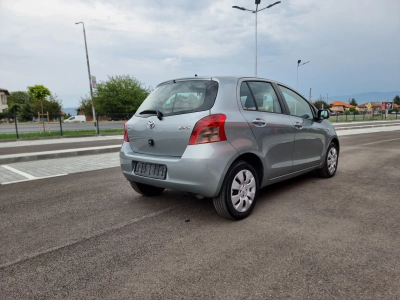 Toyota Yaris 1.3, снимка 4 - Автомобили и джипове - 48213801