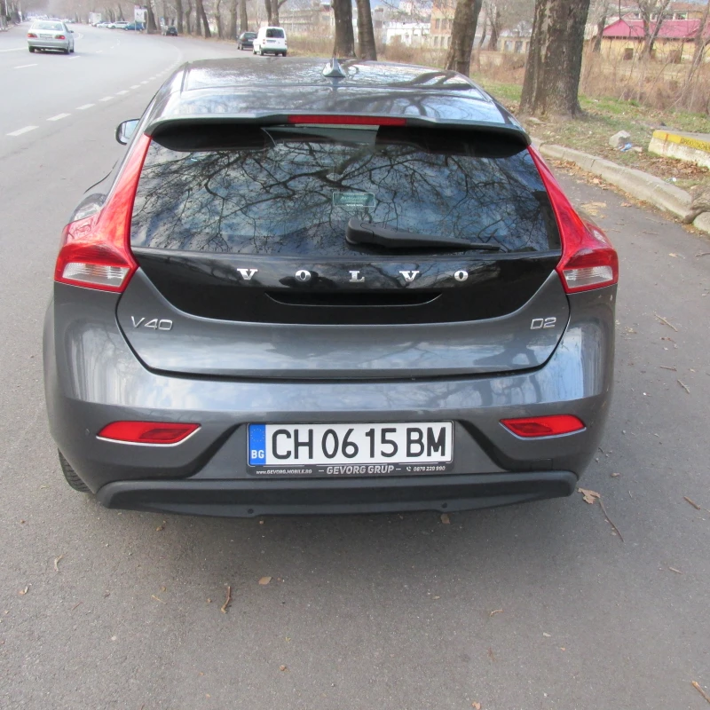 Volvo V40, снимка 3 - Автомобили и джипове - 48786969