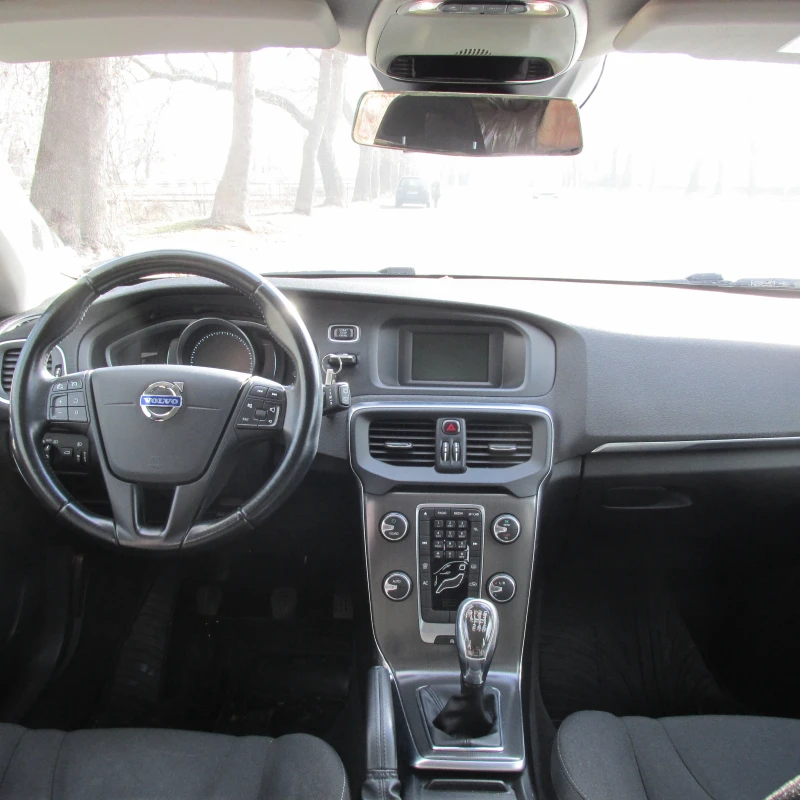 Volvo V40, снимка 4 - Автомобили и джипове - 48786969