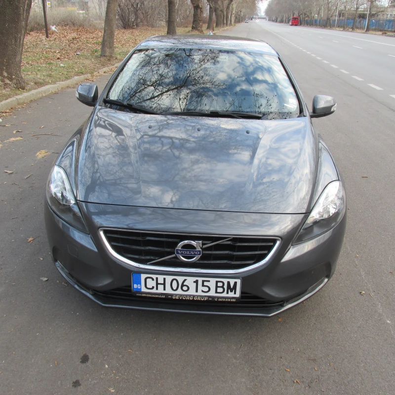 Volvo V40, снимка 1 - Автомобили и джипове - 48786969