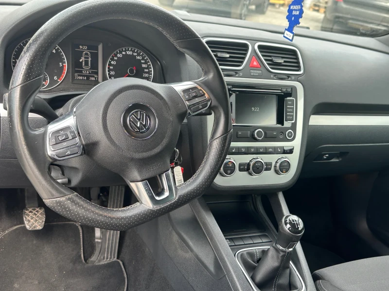 VW Scirocco 2.0 TDI 140 кс топ състояние Реал  км сервизна кни, снимка 12 - Автомобили и джипове - 52394019