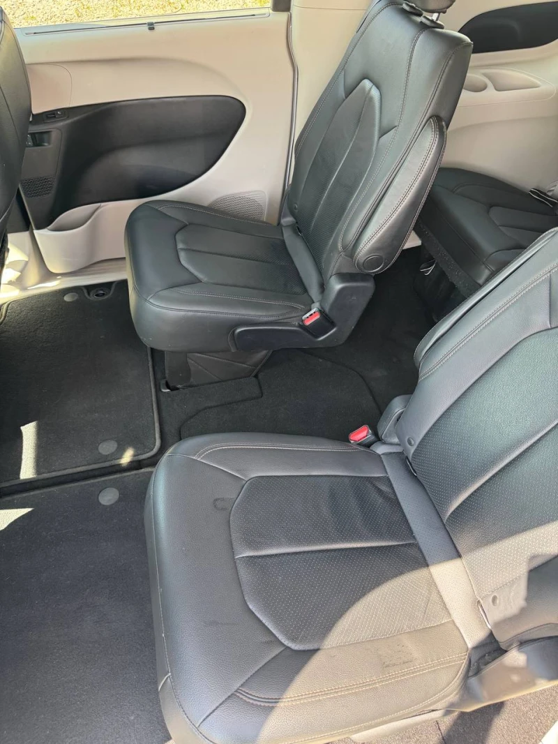 Chrysler Pacifica 3.6L* ЛИЗИНГ* , снимка 13 - Автомобили и джипове - 50745310