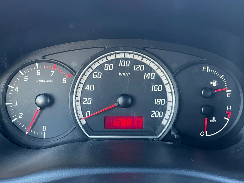 Suzuki Swift 1.3 GL, снимка 17 - Автомобили и джипове - 52827472