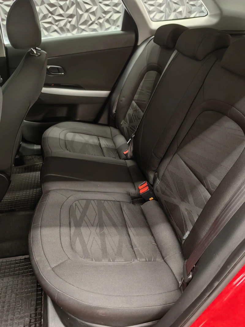 Kia Ceed 1.6CRDI* 136PS* FACE* 6В* AUX* ТЕМПОМАТ* КАТО НОВА, снимка 7 - Автомобили и джипове - 52996327