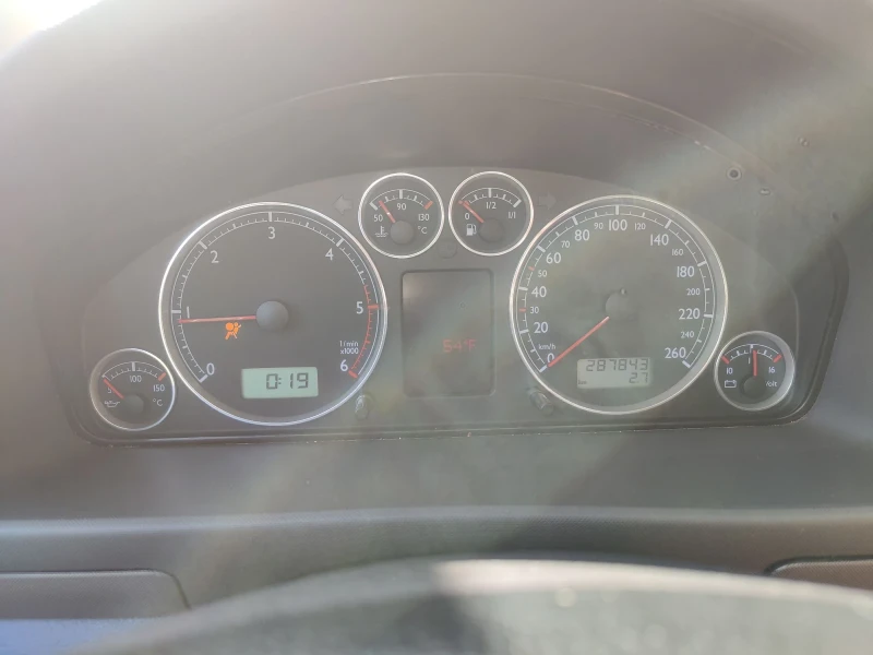 VW Sharan 1.9 TDI 116, снимка 11 - Автомобили и джипове - 53181659