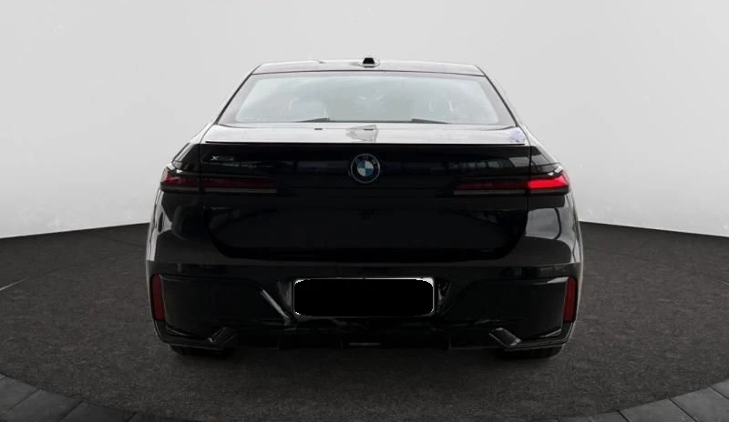BMW 750 e Plug-in Hybrid xDrive - изображение 4