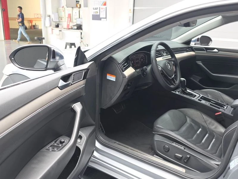 VW Arteon 2.0 DFH Automatic, снимка 10 - Автомобили и джипове - 55729520