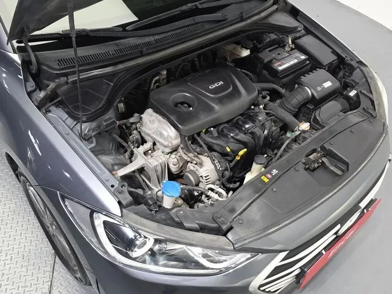 Hyundai Elantra, снимка 6 - Автомобили и джипове - 56723502
