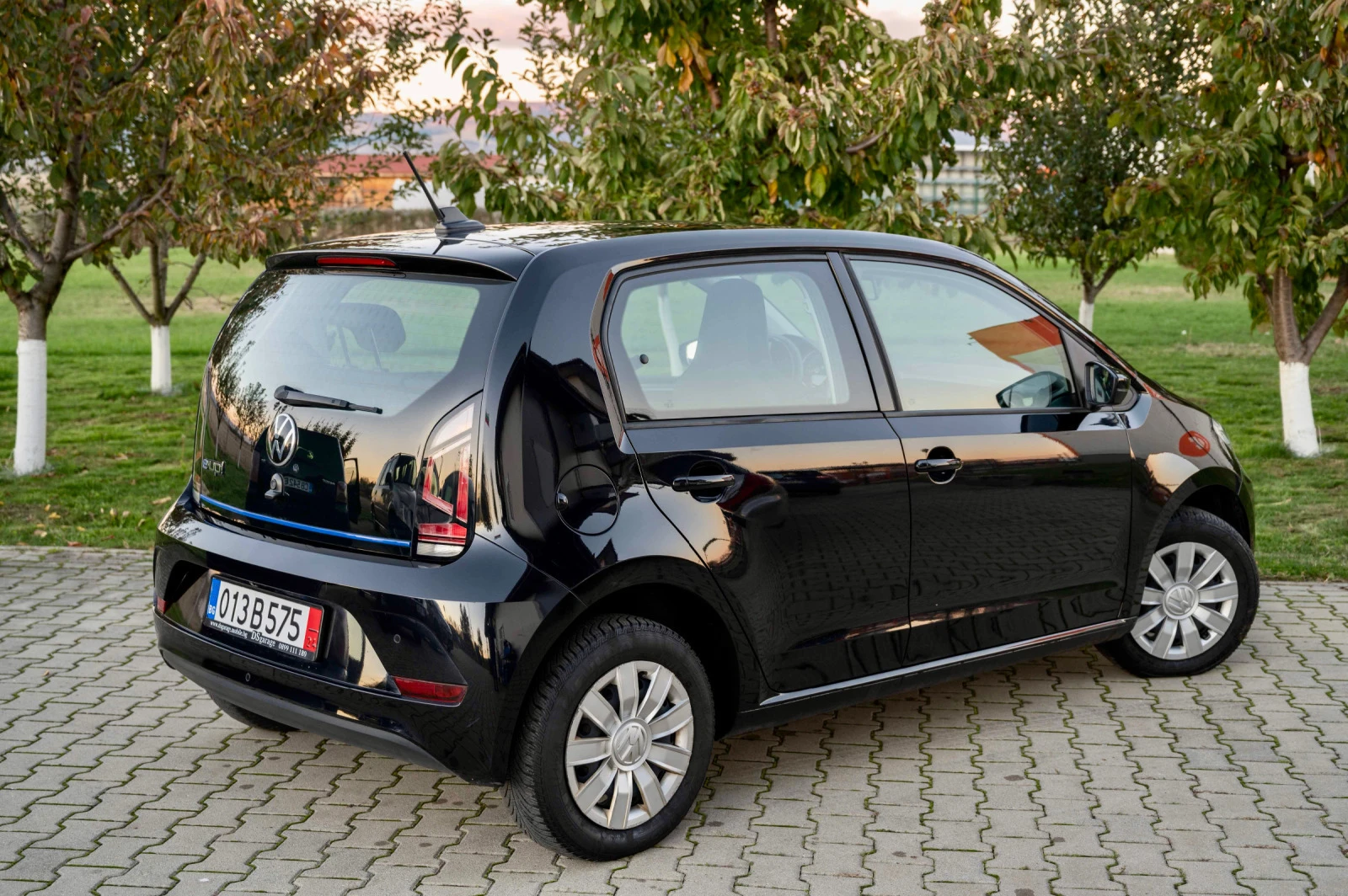 VW Up E-up* 36.8Kwh* КАМЕРА* Подгрев* Lineasist* Germany - изображение 6