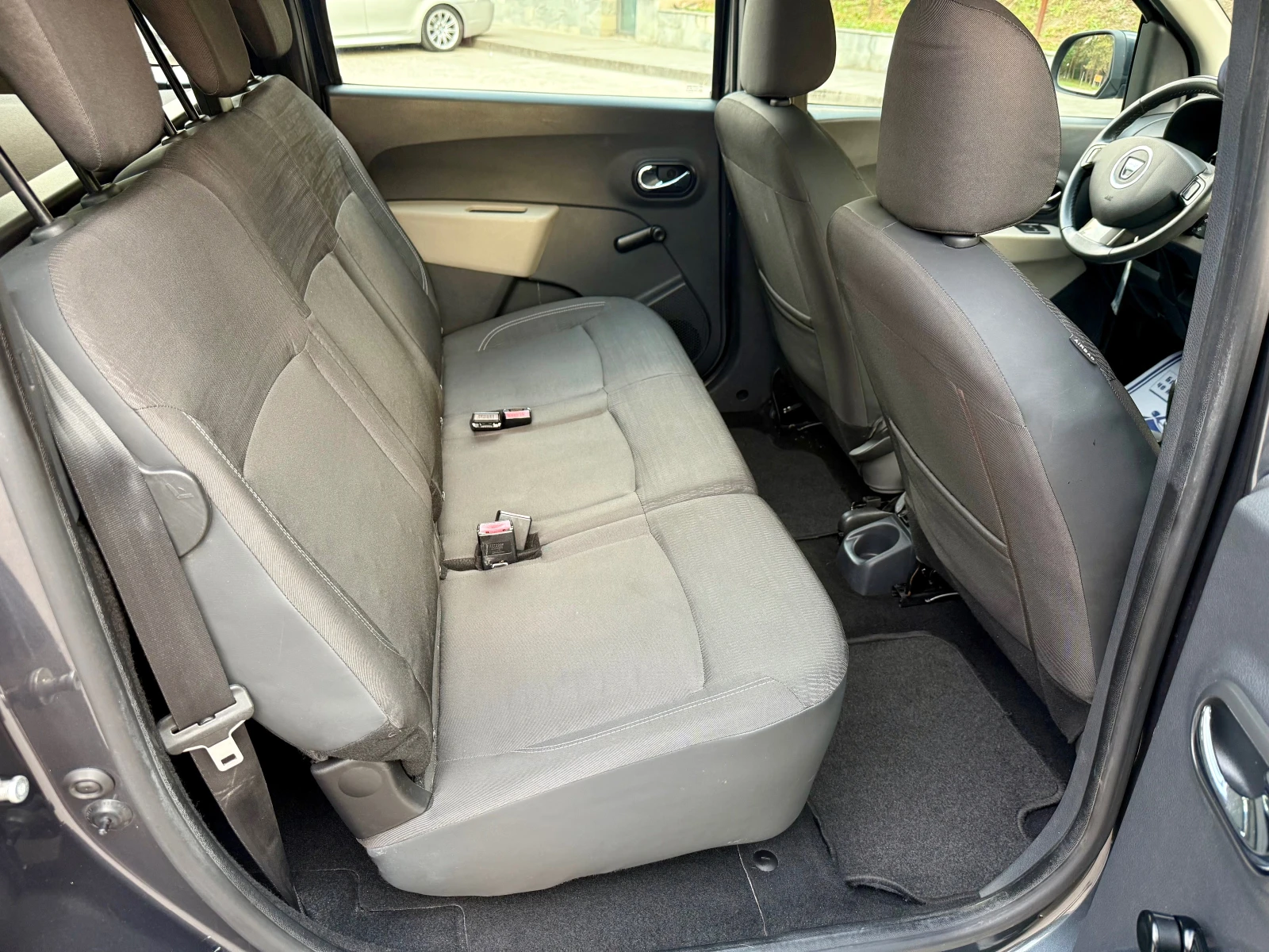 Dacia Lodgy 1.6i* Газ-GPL* Navi* Euro5*  - изображение 9