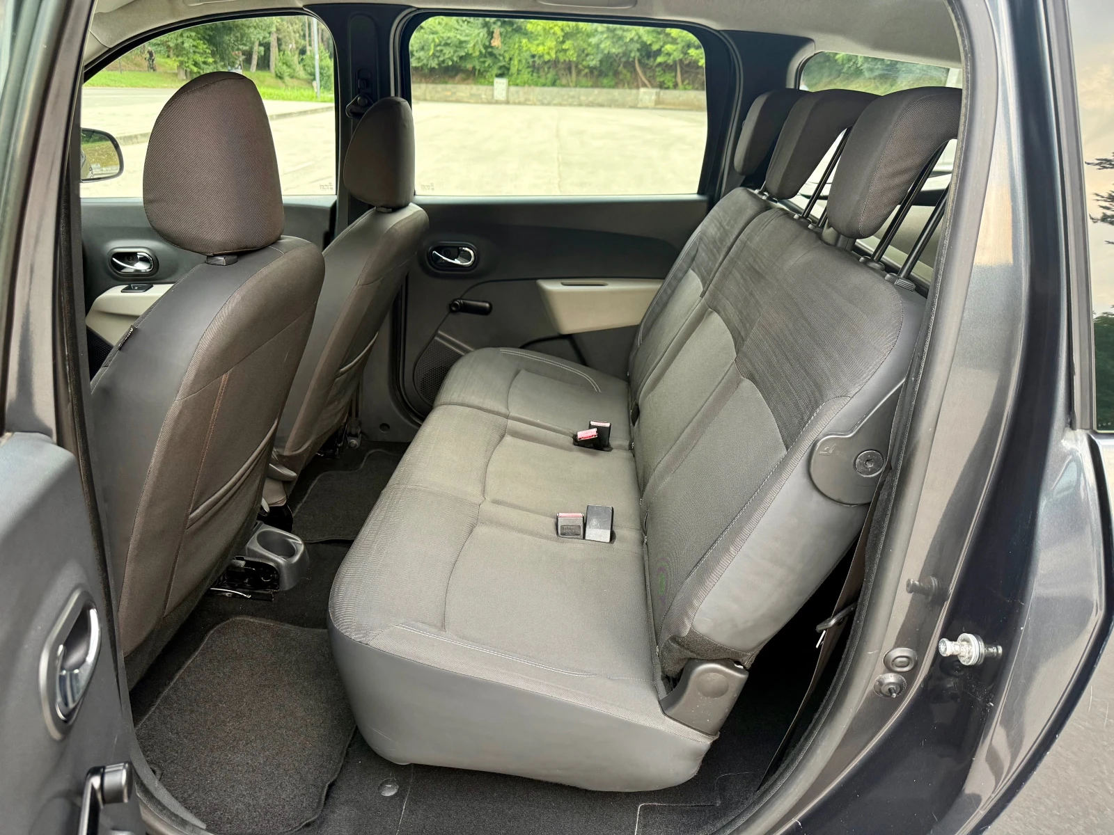 Dacia Lodgy 1.6i* Газ-GPL* Navi* Euro5*  - изображение 8