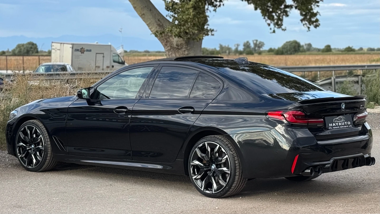 BMW 530 d= M-performance= Distronic= Facelift= HUD= Soft C - изображение 7