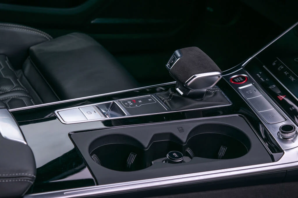 Audi Rs6 Avant 4.0T quattro* АвтоКредит* (Цена до БГ) , снимка 10 - Автомобили и джипове - 53741411