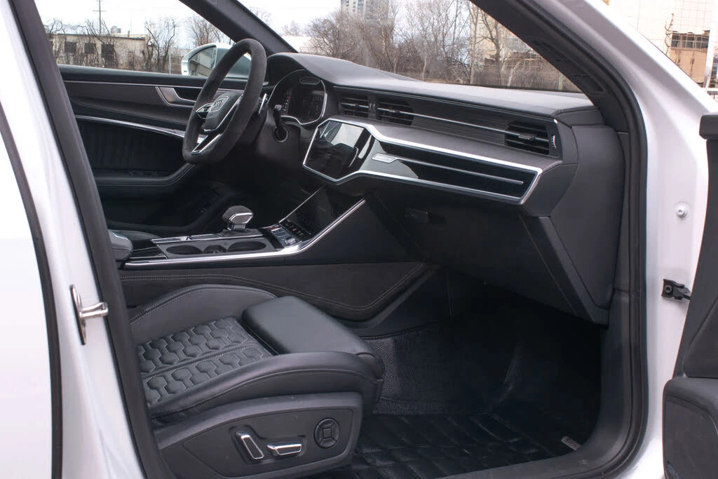 Audi Rs6 Avant 4.0T quattro* АвтоКредит* (Цена до БГ) , снимка 13 - Автомобили и джипове - 53741411