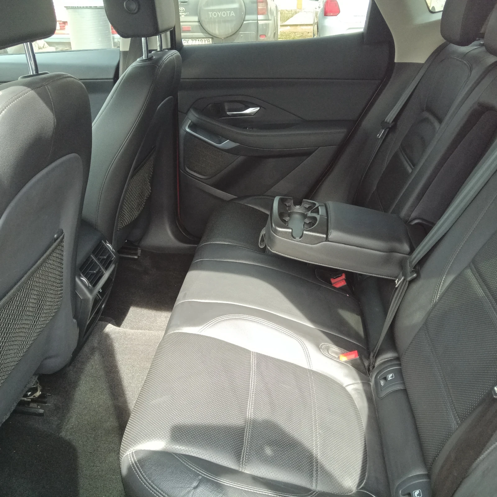 Jaguar E-pace 2.0D 4x4 150p.s., снимка 13 - Автомобили и джипове - 53984848