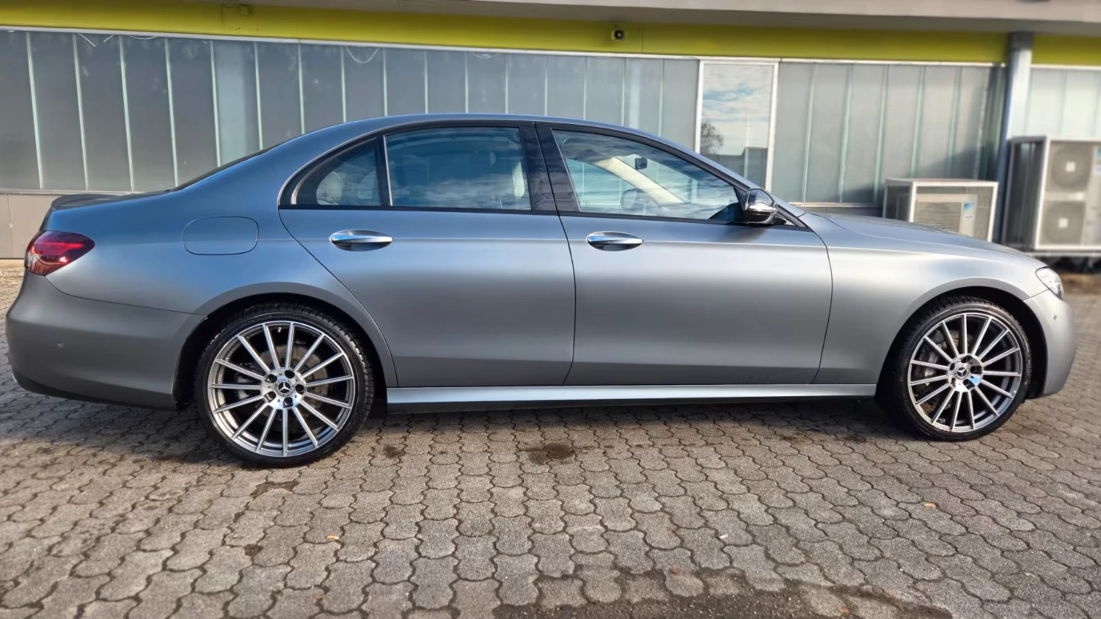 Mercedes-Benz E 400 d AMG 4-Matic , снимка 4 - Автомобили и джипове - 54384239
