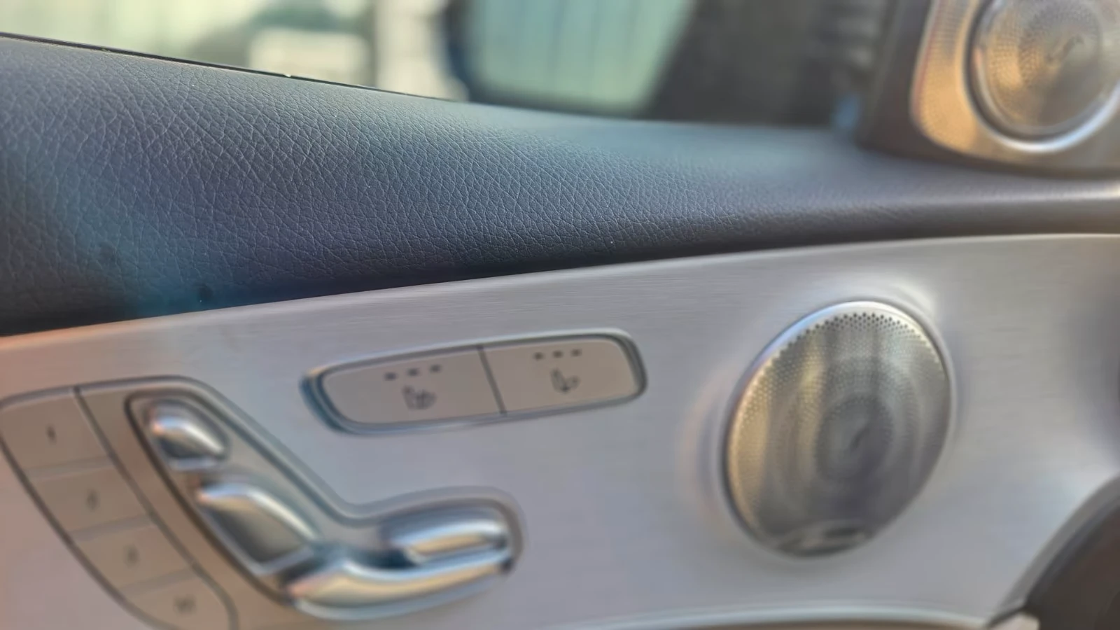 Mercedes-Benz E 400 d AMG 4-Matic , снимка 14 - Автомобили и джипове - 54384239