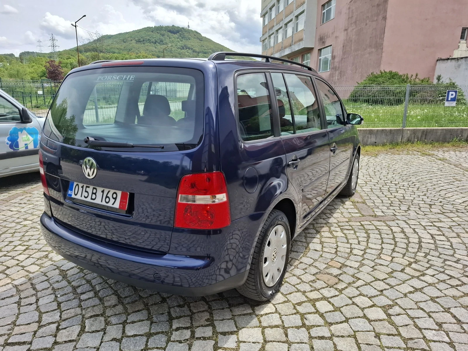 VW Touran 1.9TDI-105к.с.НАВИ* КЛИМАТРОНИК* 6ск.* АВТОПИЛОТ* , снимка 5 - Автомобили и джипове - 54543152