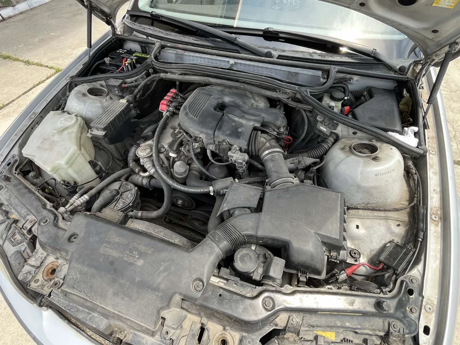 BMW 318, снимка 11 - Автомобили и джипове - 54663855