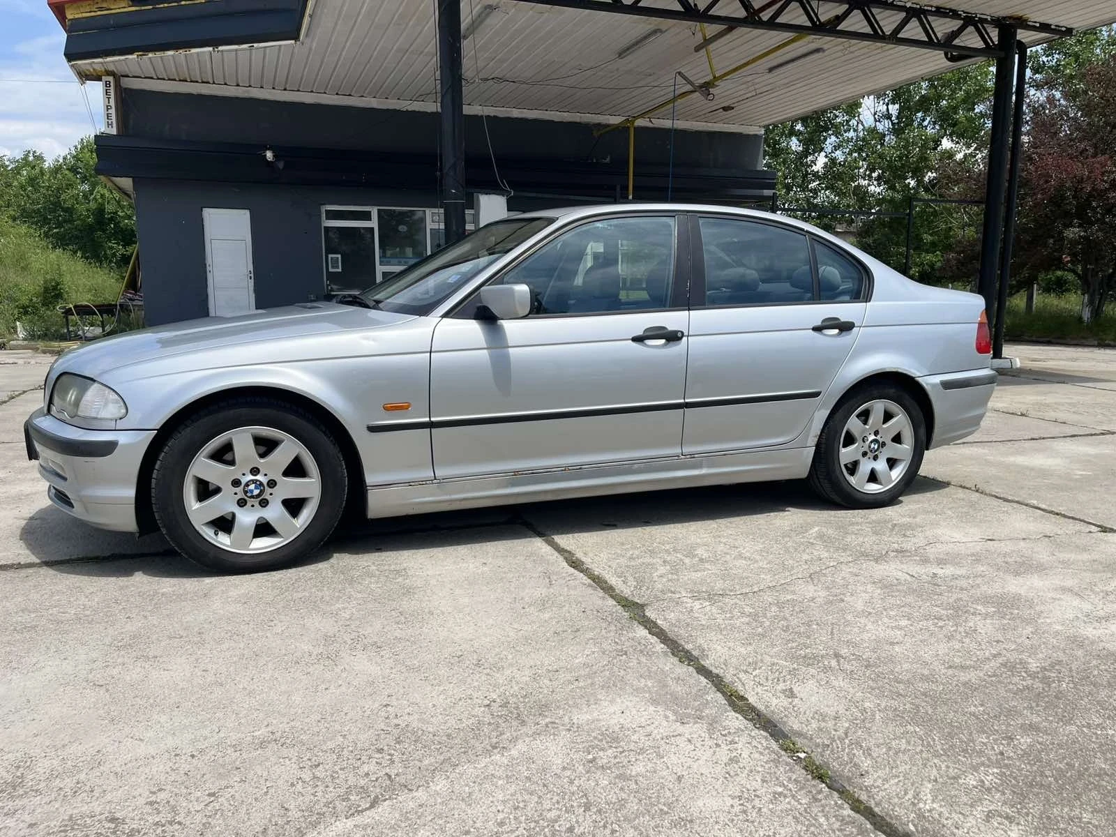 BMW 318
