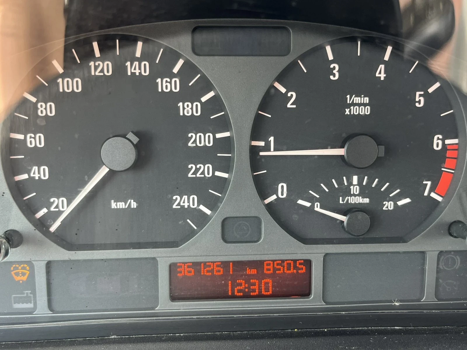 BMW 318, снимка 12 - Автомобили и джипове - 54663855