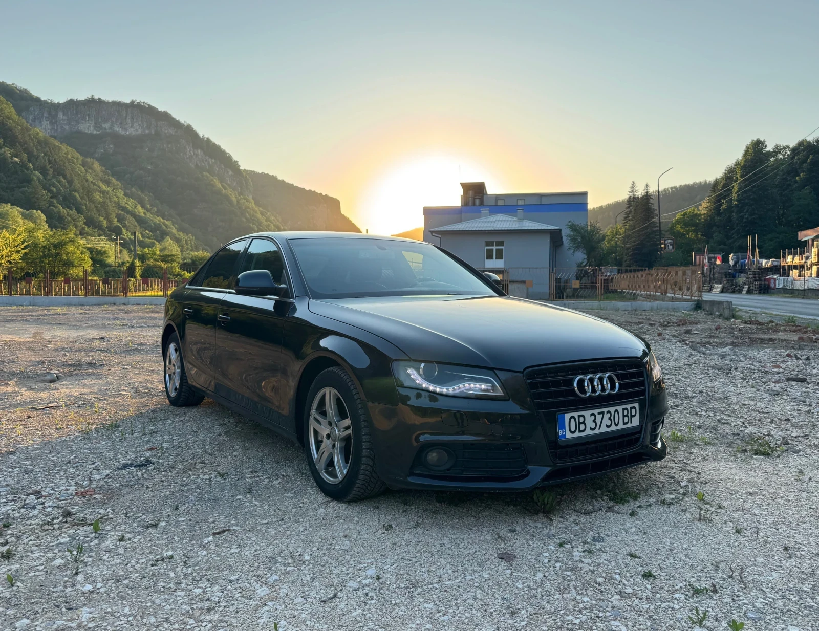 Audi A4 1.8 TFSI, снимка 2 - Автомобили и джипове - 54693539