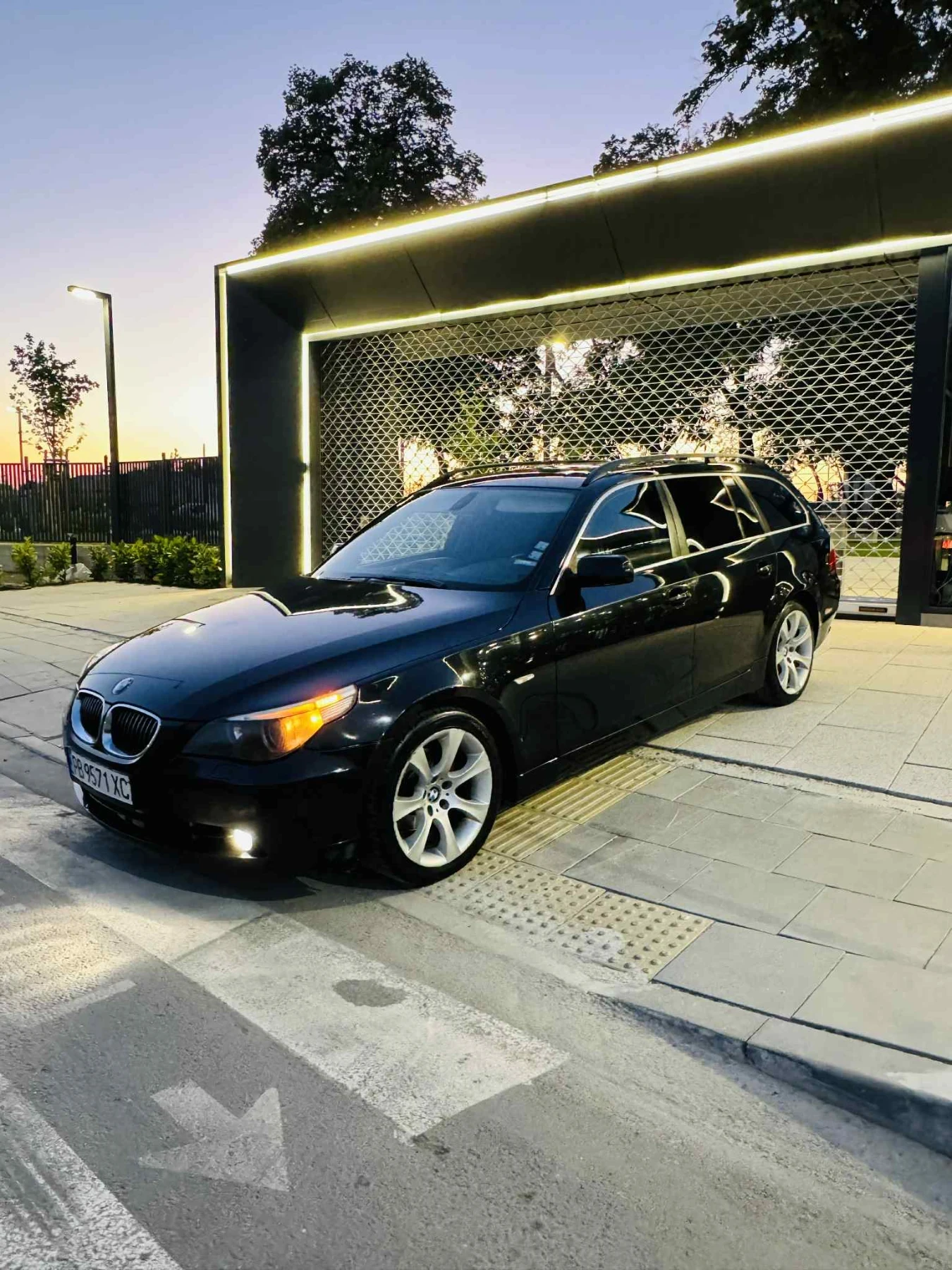 BMW 525, снимка 2 - Автомобили и джипове - 54983678