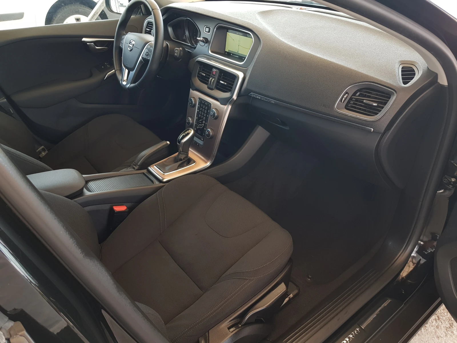 Volvo V40 Cross Country 2.0 D-120 �.�. ���������  FACELIFT /12/2016�.  | Mobile.bg � ����������� 11