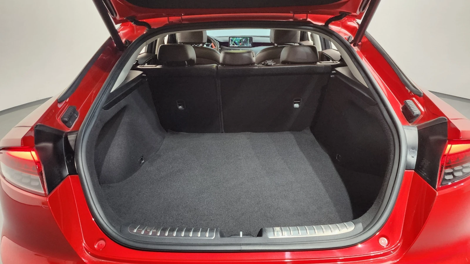 Kia Stinger 2.5 Turbo, снимка 17 - Автомобили и джипове - 55463659