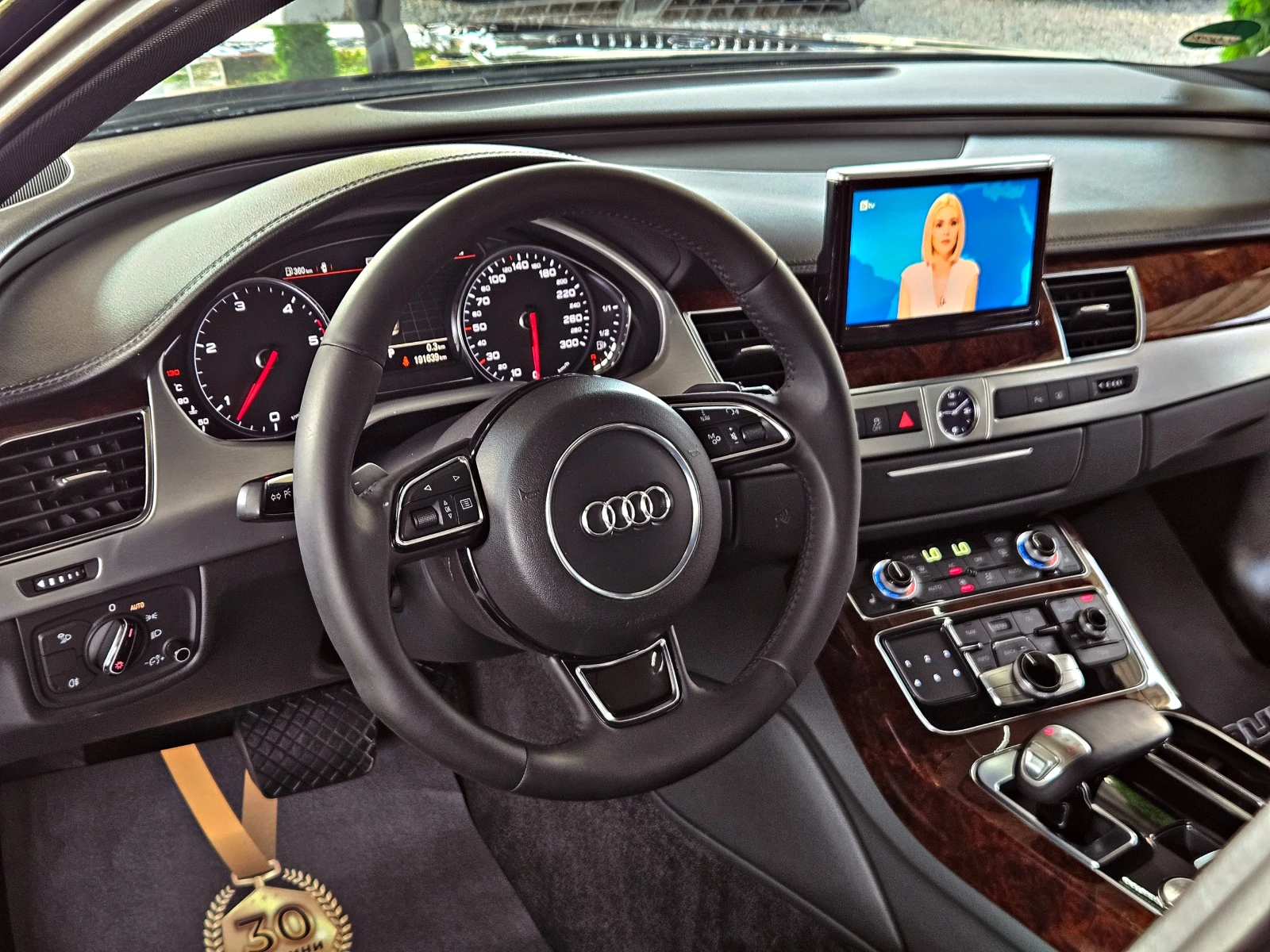 Audi A8 L/4.2TDI/TVX3/BOSE/CAMERA/ПОДГРЕВ/ВАКУУМ/SOLAR/LIZ, снимка 12 - Автомобили и джипове - 55902119