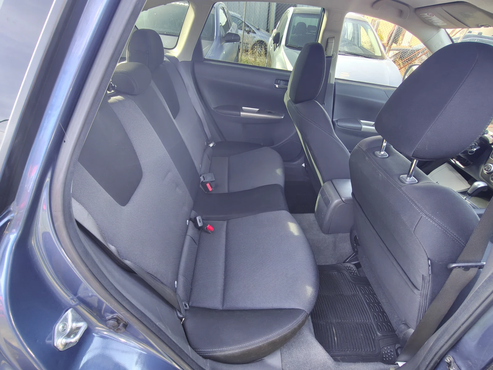 Subaru Impreza 2.0 i , снимка 13 - Автомобили и джипове - 56327662
