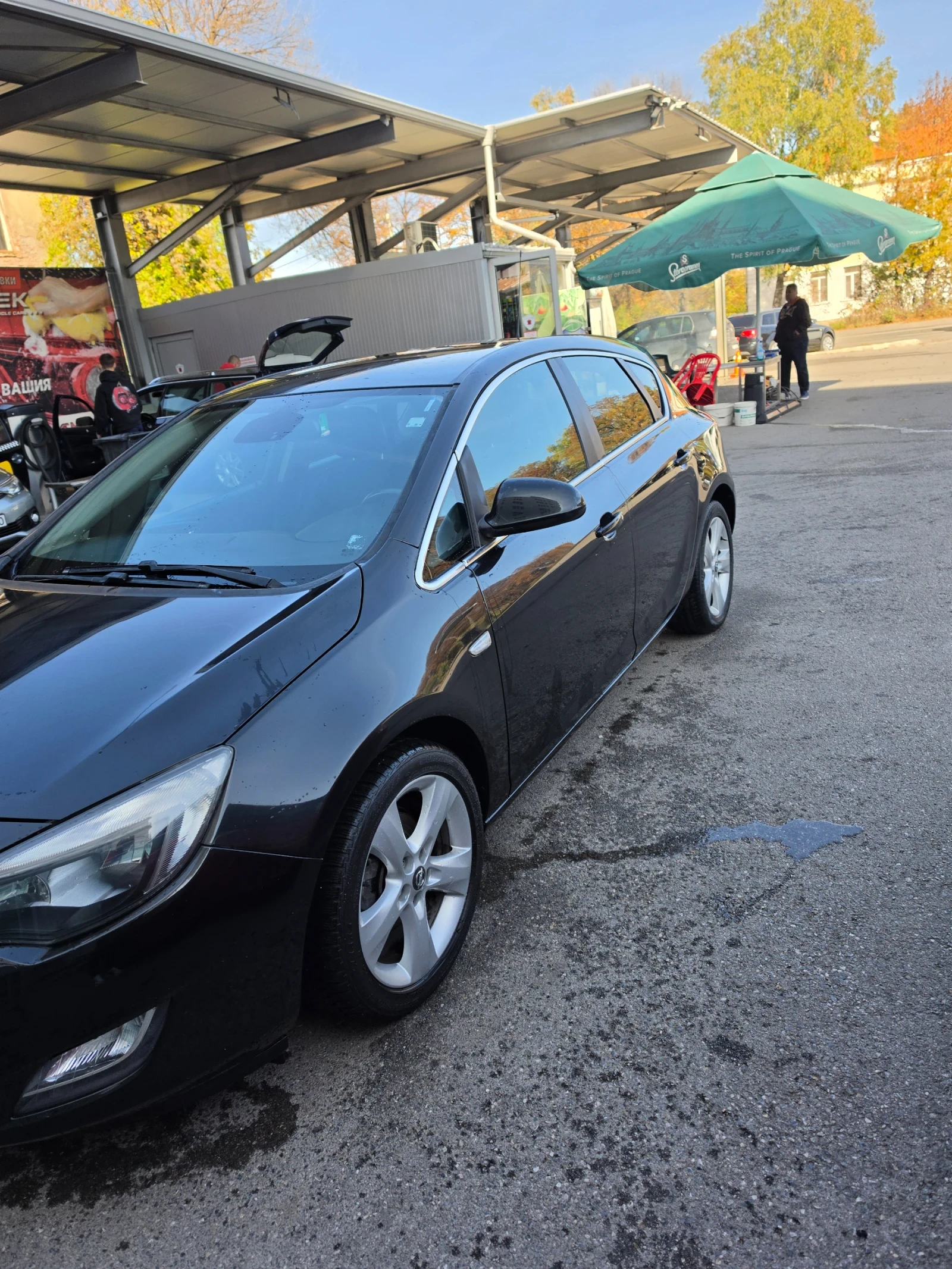 Opel Astra 1.6i Автоматик, снимка 3 - Автомобили и джипове - 56377473