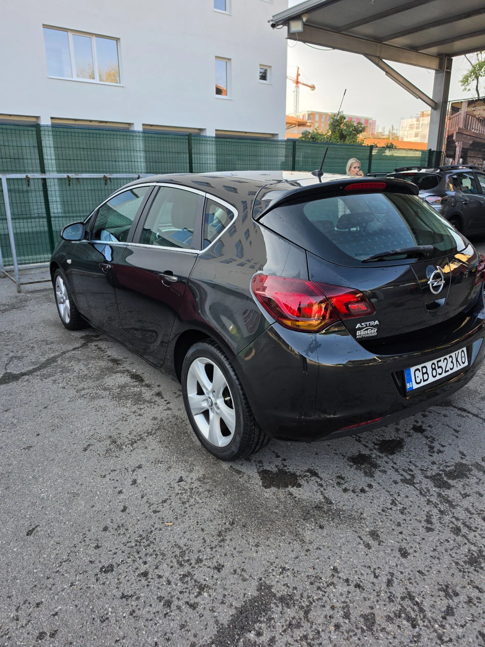 Opel Astra 1.6i Автоматик, снимка 4 - Автомобили и джипове - 56377473