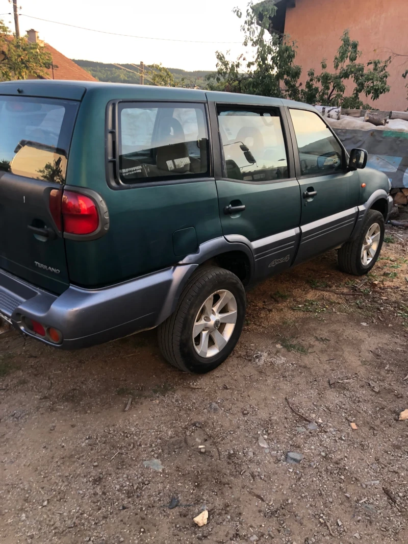 Nissan Terrano 2.7TDI, снимка 4 - Автомобили и джипове - 47171953