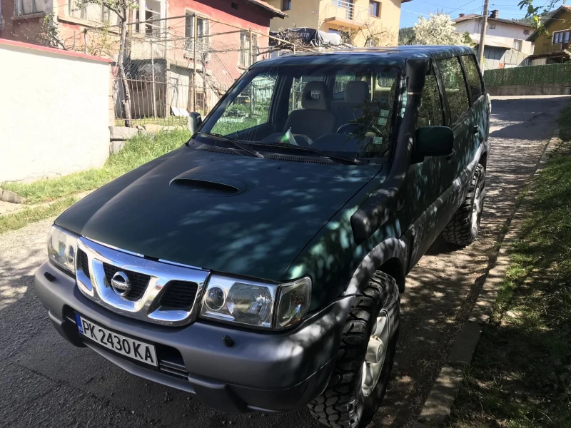 Nissan Terrano 2.7TDI, снимка 2 - Автомобили и джипове - 47171953