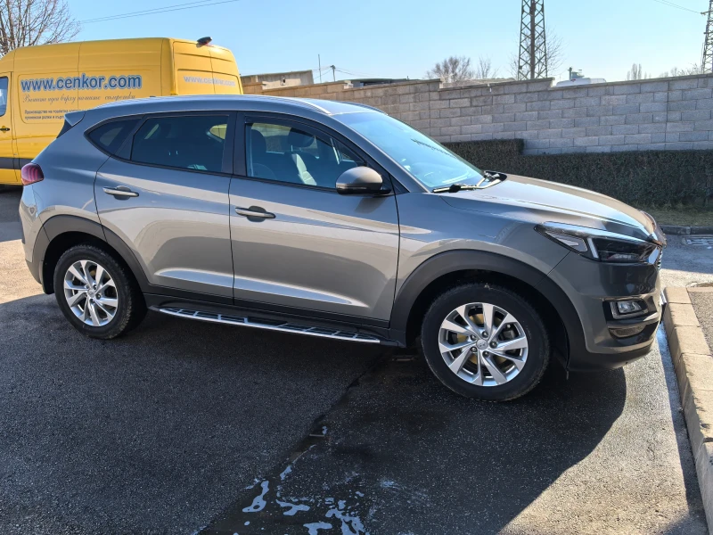 Hyundai Tucson, снимка 8 - Автомобили и джипове - 49009563