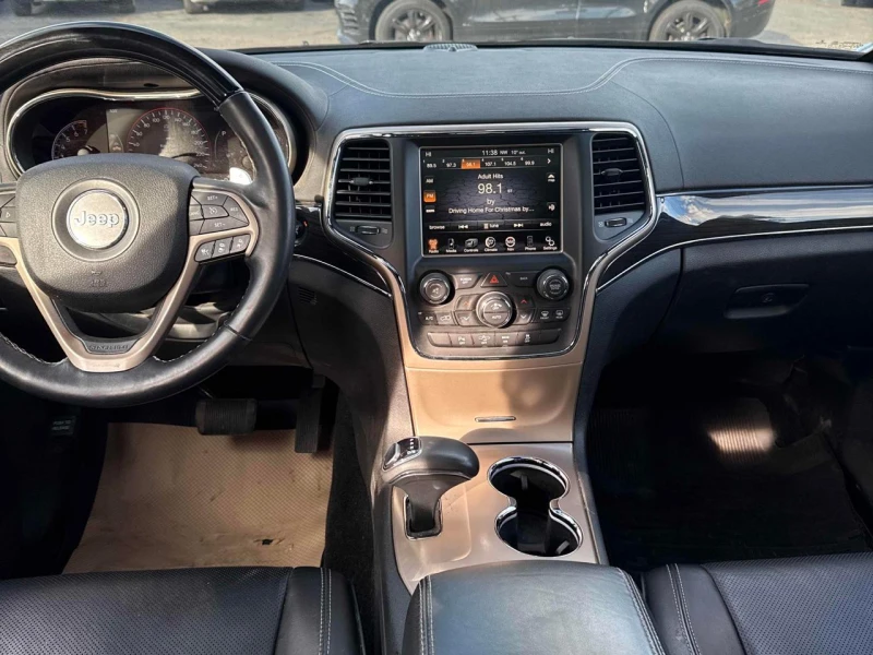 Jeep Grand cherokee Overland* 108000KM!* Distronic* Обдух* подгрев* HK, снимка 9 - Автомобили и джипове - 52481272