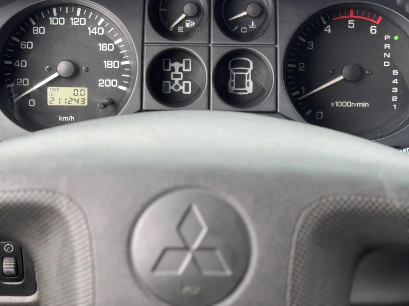 Mitsubishi Pajero 3.2 DID 7-места , снимка 9 - Автомобили и джипове - 52541385