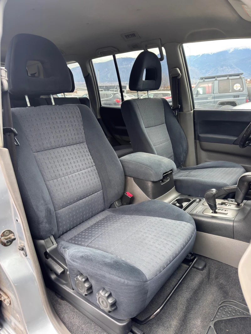 Mitsubishi Pajero 3.2 DID 7-места , снимка 10 - Автомобили и джипове - 52541385