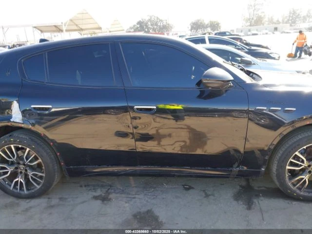 Maserati Grecale MODENA * КРАЙНА ЦЕНА* CARFAX, снимка 12 - Автомобили и джипове - 53379196