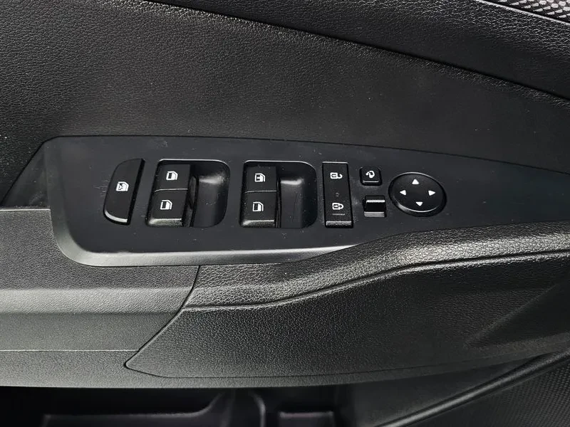 Kia Sportage 2.0 2Wd Trendy - САМО 30% АВАНС, снимка 15 - Автомобили и джипове - 55787533