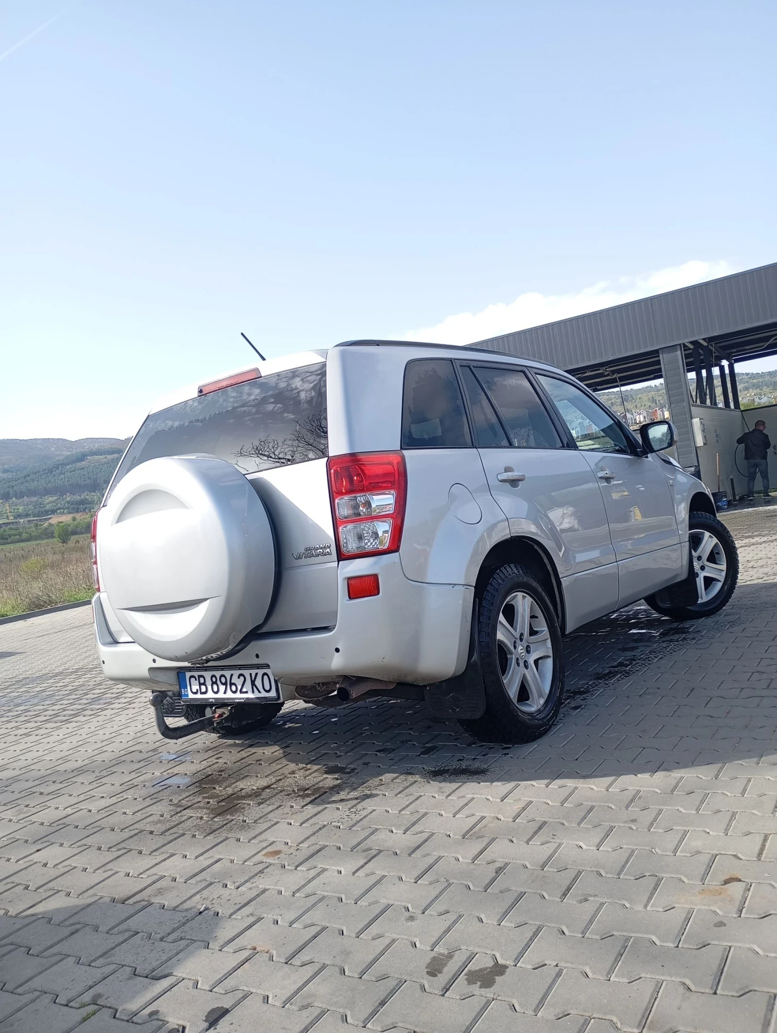 Suzuki Grand vitara 2.0 автоматик - изображение 3
